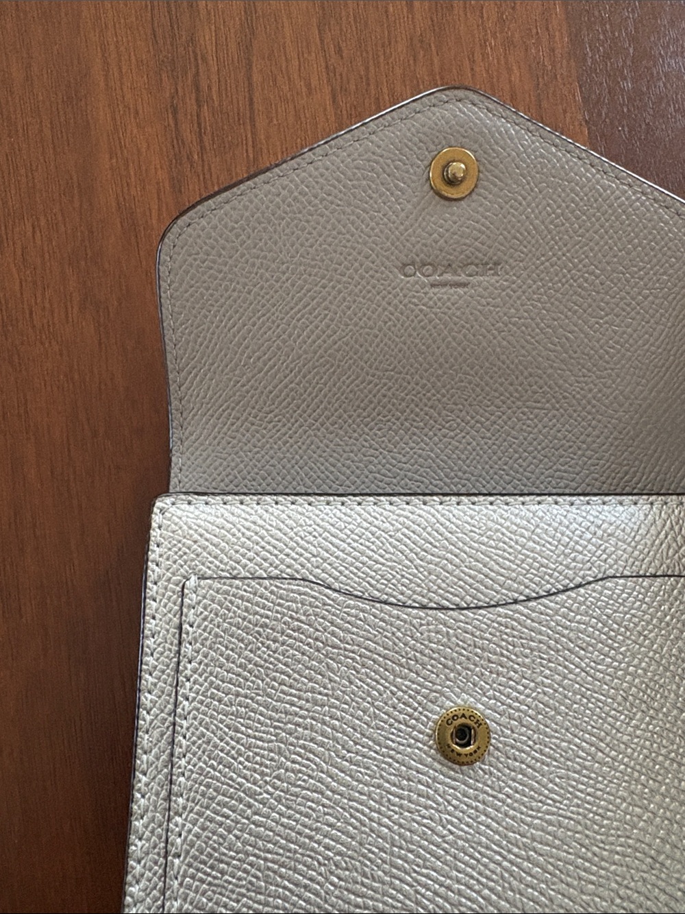 Coach silver leather wallet - Picture 3 of 8